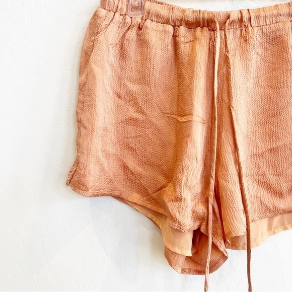 ASTR The Label Women's Rosabel Satin Tie-Front Shorts Coral Drawstring Small NWT - Picture 3 of 5